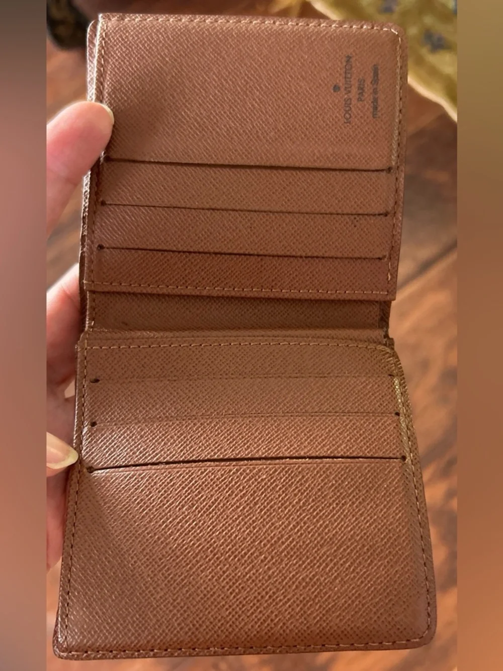 Louis Vuitton MEN’s BIFOLD Wallet -